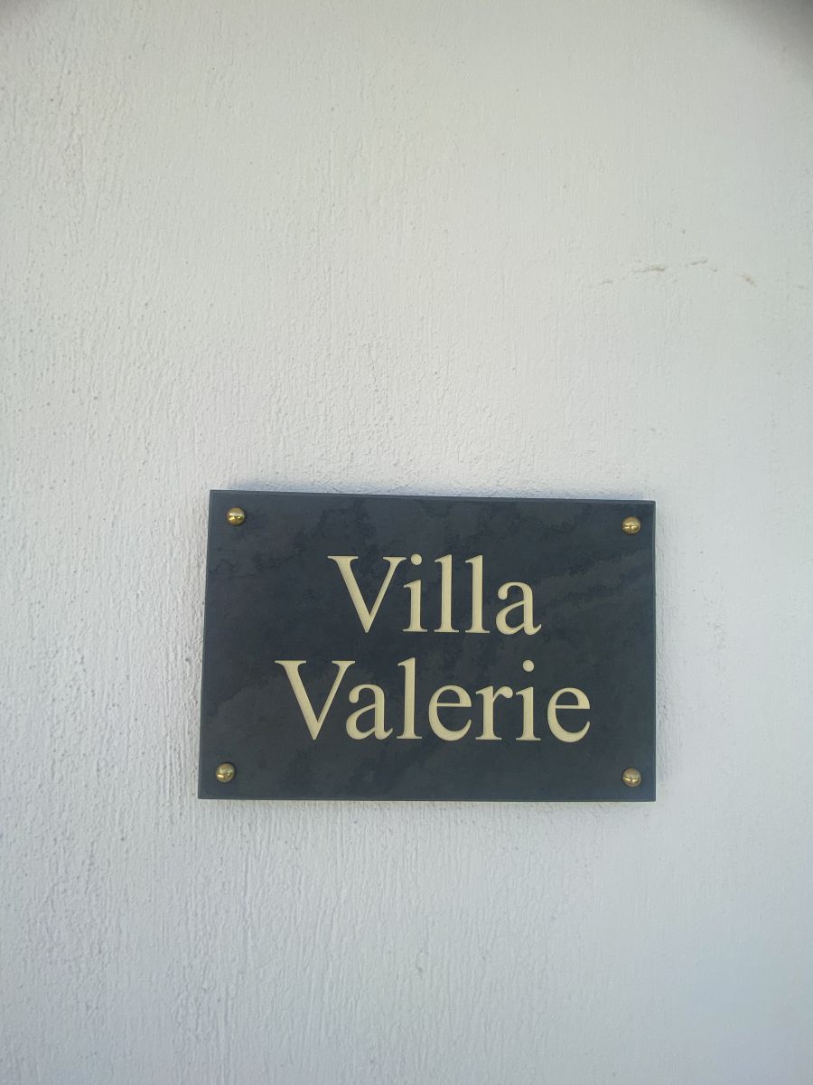Valerie 0001